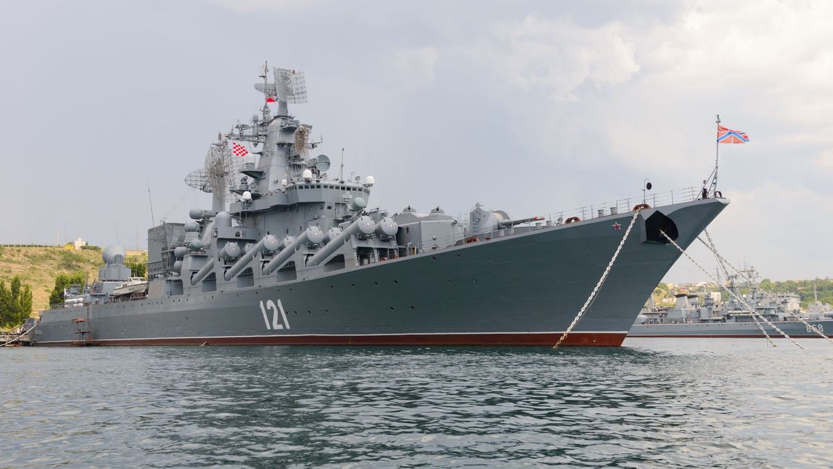 Křižník Moskva, ruská chlouba Černomořské flotily, šel ke dnu